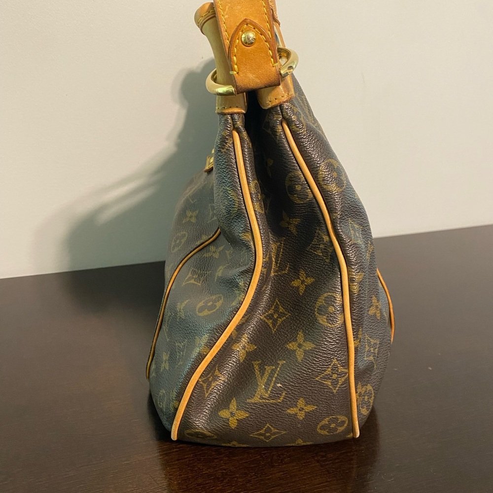 Louis Vuitton Brown and Gold Monogram Shoulder Bag - Galleria PM. - Picture 2 of 13